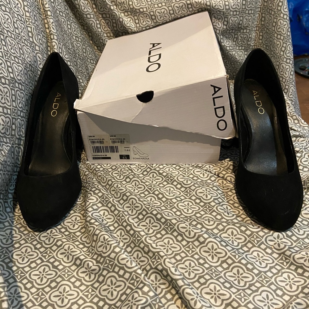Aldo black suede pumps